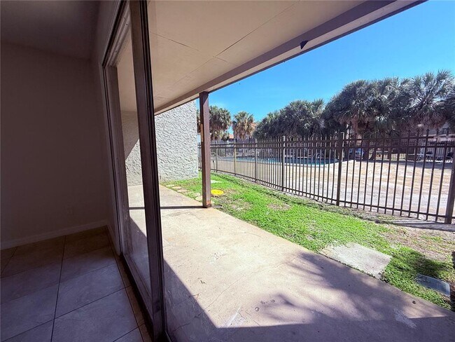 Building Photo - 6332 Newtown Cir