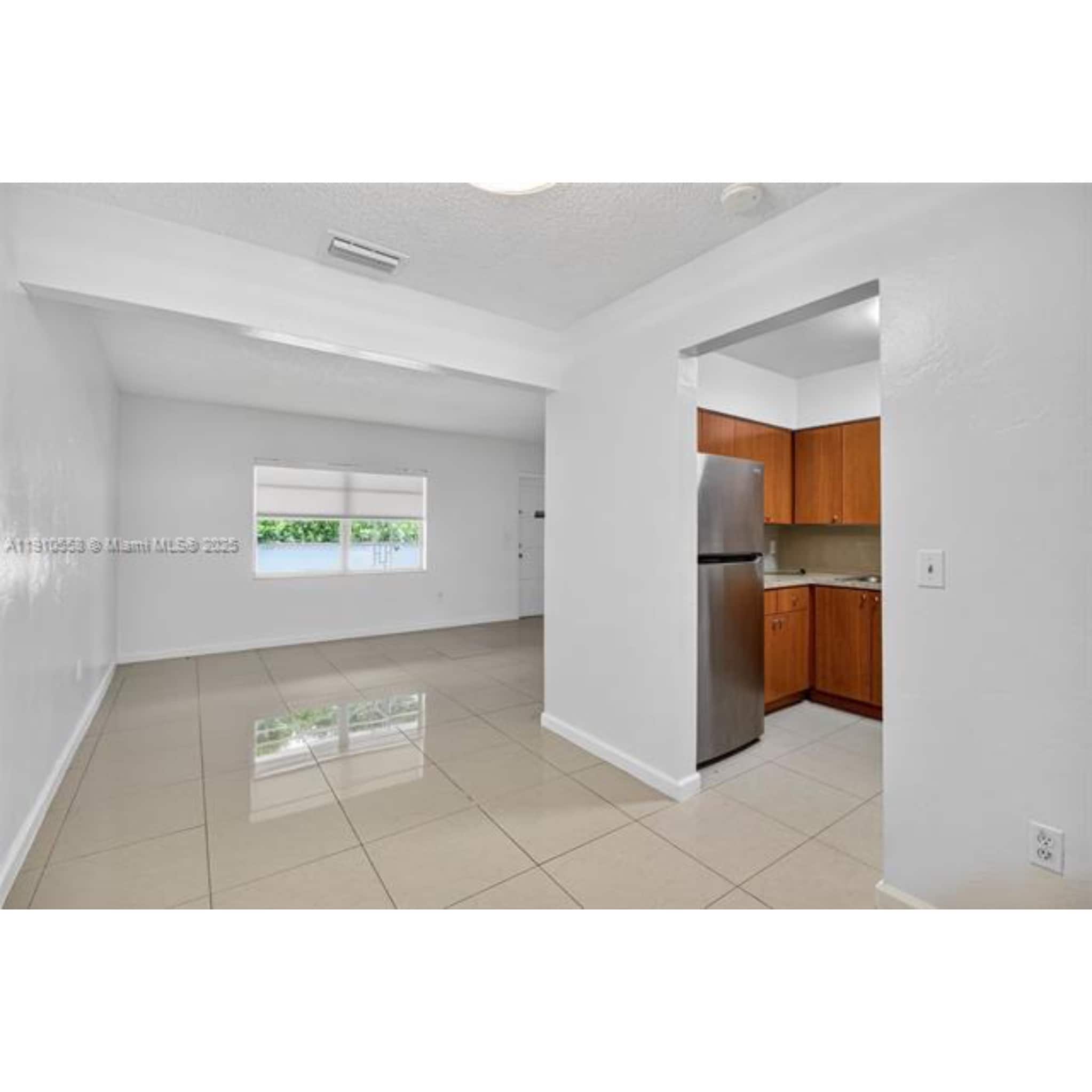 Building Photo - 2744 SW 23rd Ter