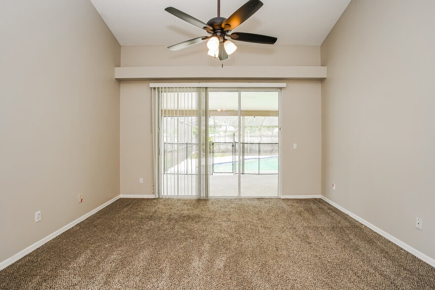 Building Photo - 2909 Starmount Dr