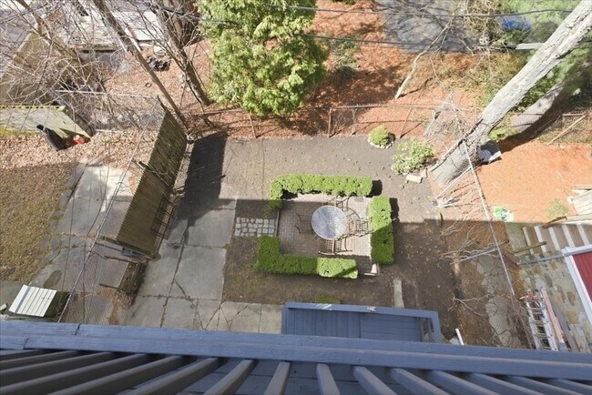 Building Photo - 14 Haverford St