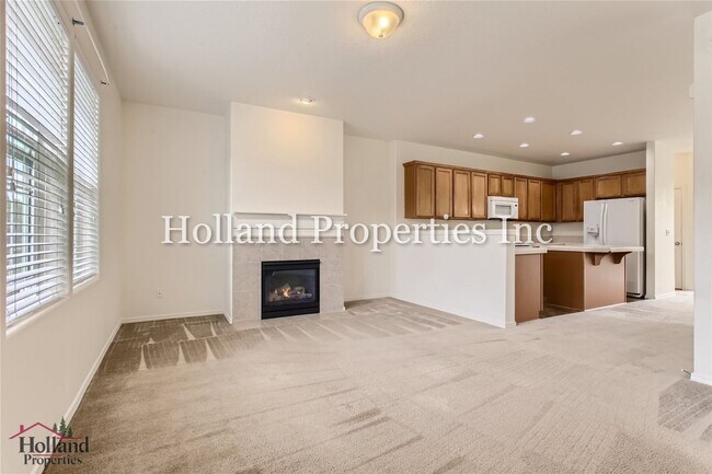 Building Photo - 3594 SE Ironwood Ave