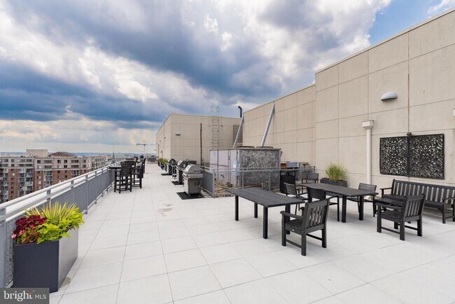 Building Photo - 555 Massachusetts Ave NW