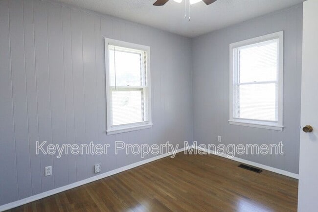 Building Photo - 526 S 39th W Ave