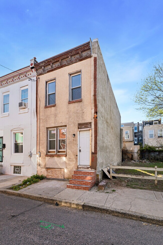 Building Photo - 2350 N Opal St