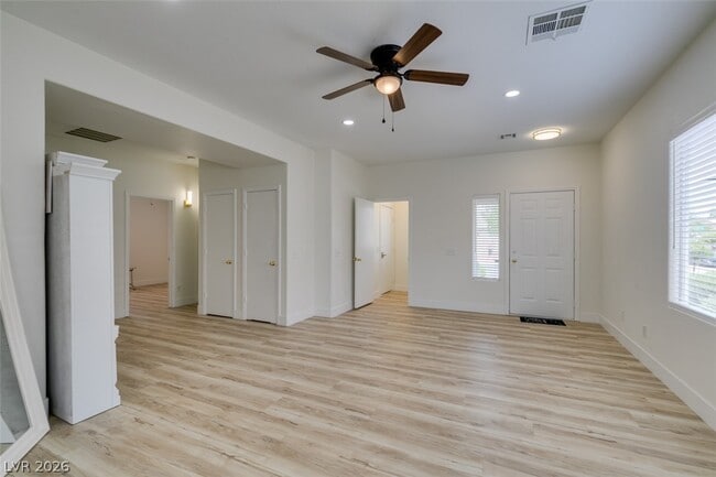 Building Photo - 10959 Pumpkin Ridge Ave
