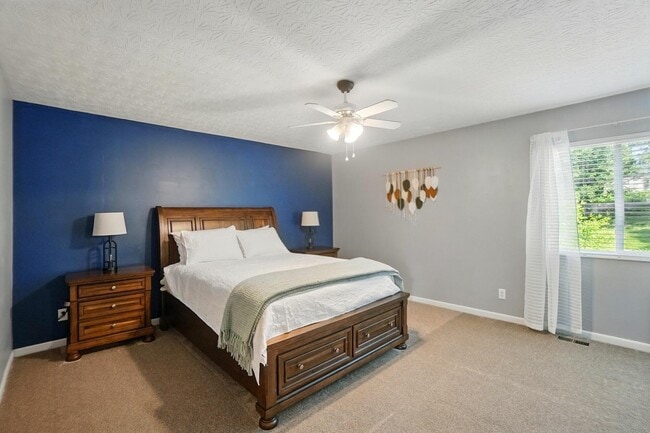 Building Photo - 2496 Frontier Dr