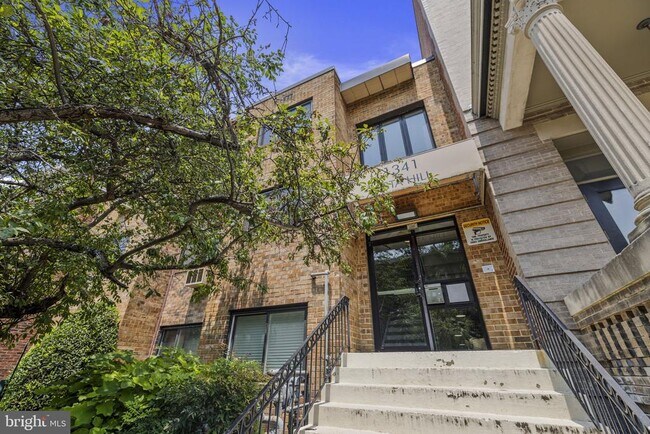 Building Photo - 1341 Clifton St NW