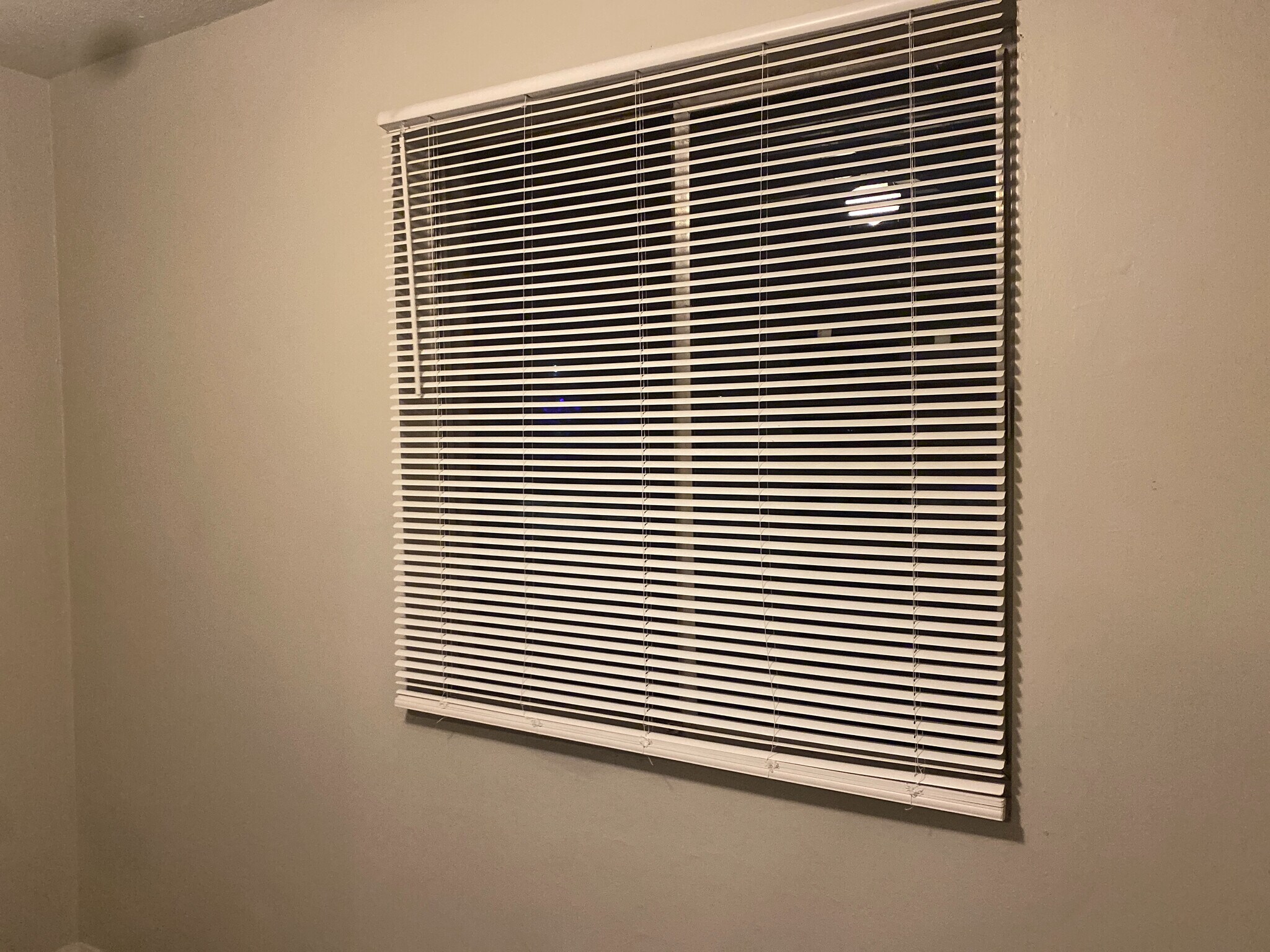 Building Photo - Room in Condo on Alamance Church Rd