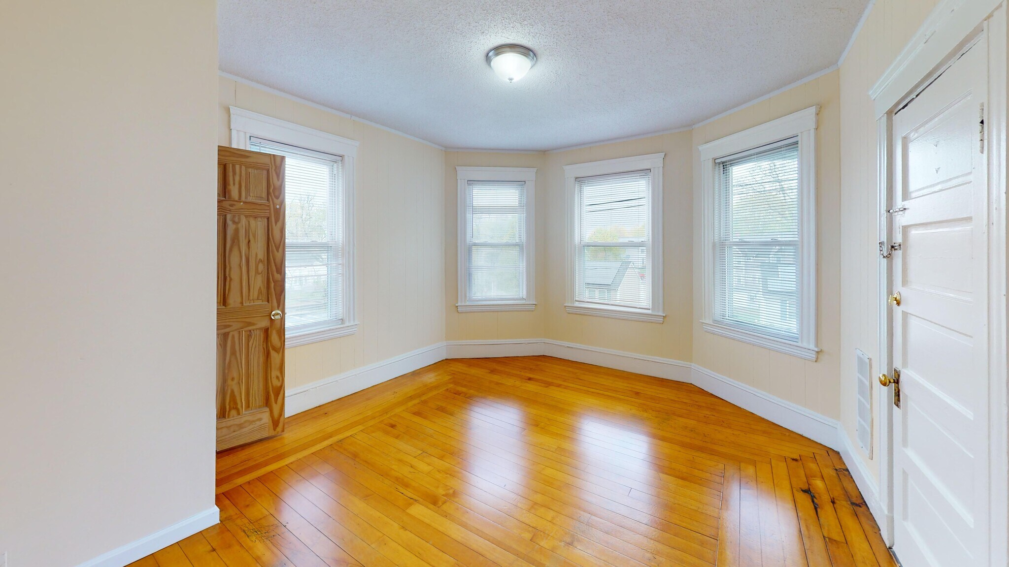 Building Photo - 41 Hovenden Ave