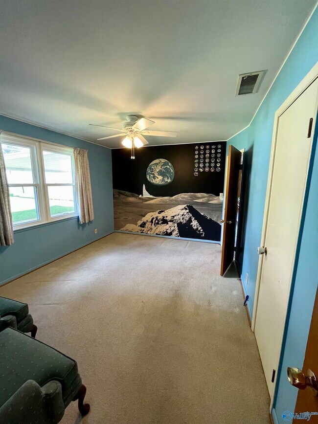 Building Photo - 415 Harolds Dr NW