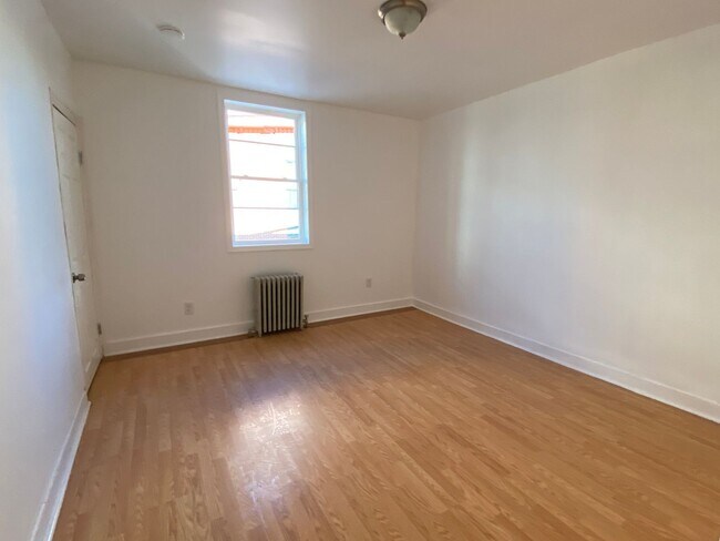 Building Photo - 1815 Tasker St