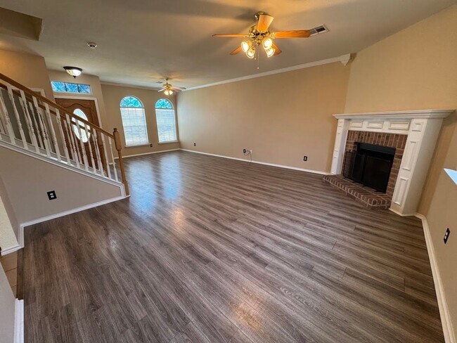 Building Photo - 217 Tepee Dr