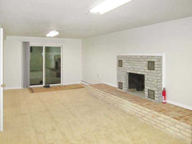 Building Photo - 3948 S Shore Dr