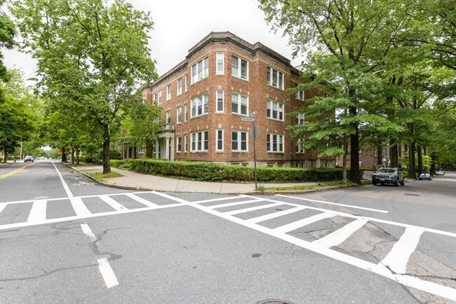 Building Photo - 315 St Paul St