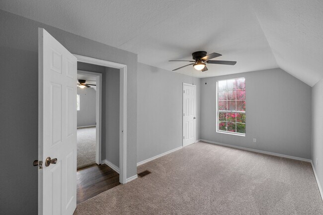 Building Photo - 206 S Cleveland St