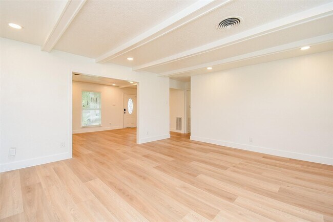 Building Photo - 4947 Cheena Dr