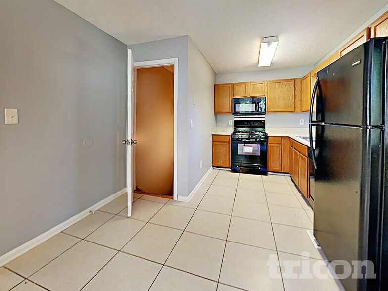 Building Photo - 432 Pine Valley Dr