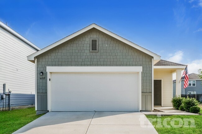 Building Photo - 14319 Palm Ridge