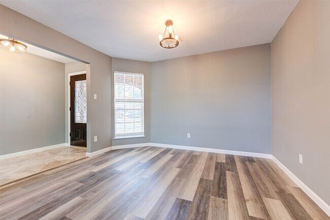 Building Photo - 17930 Seven Pines Dr