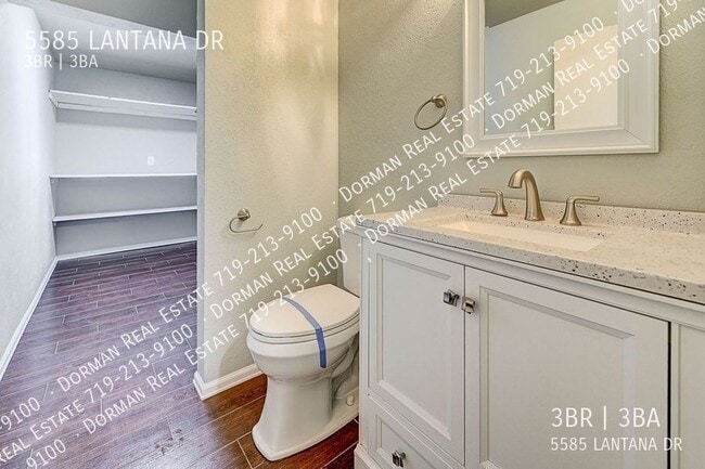 Building Photo - 5585 Lantana Dr