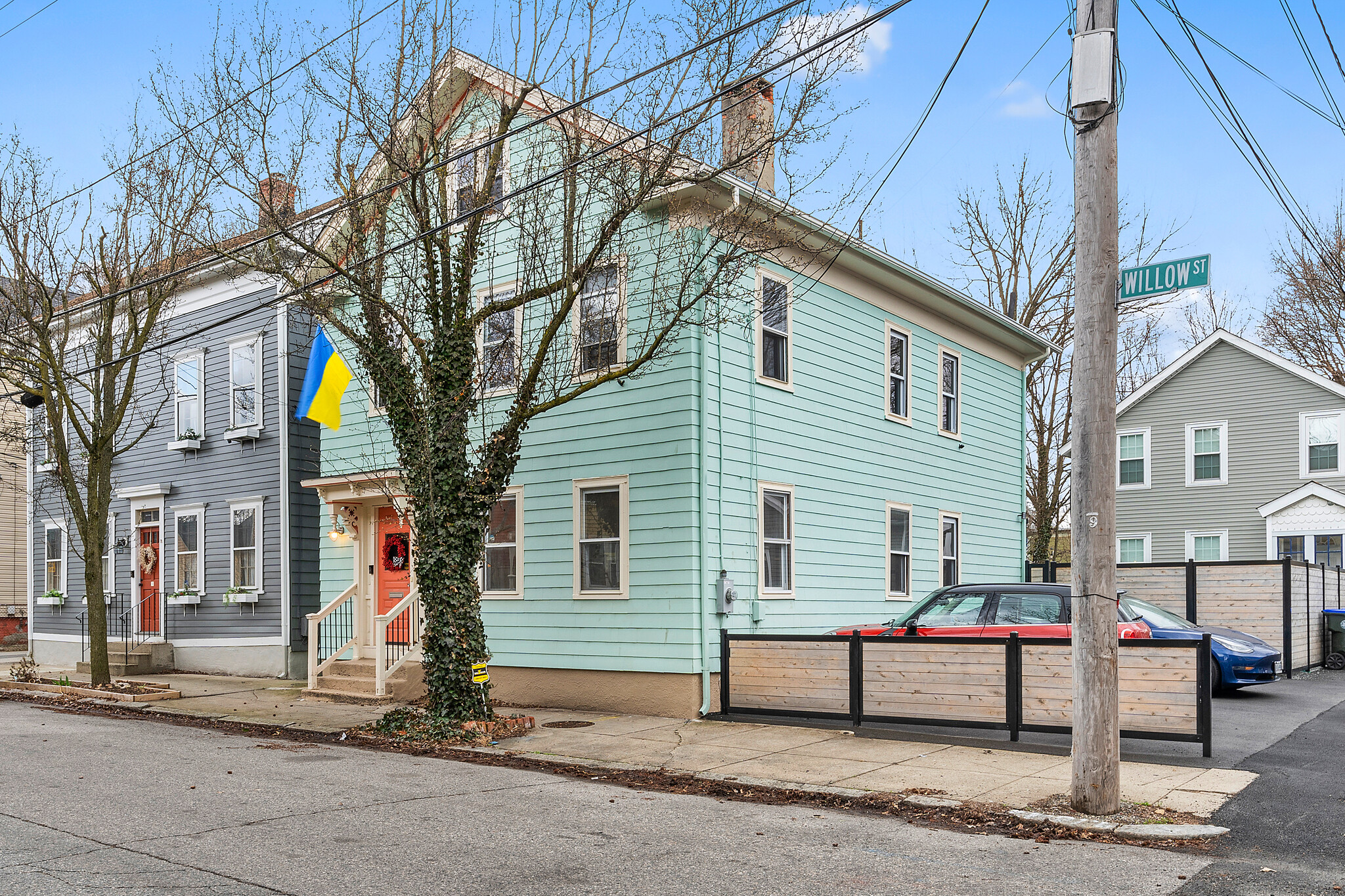 Building Photo - 82 Willow St