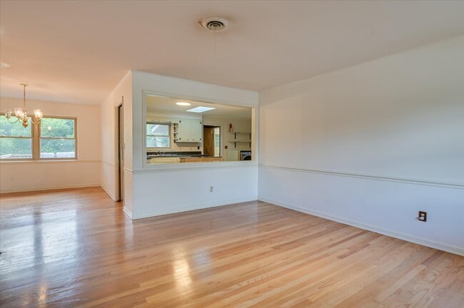 Building Photo - 1654 Pendleton Rd