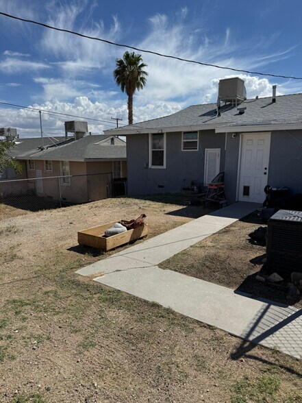 Building Photo - 251 Juniper St