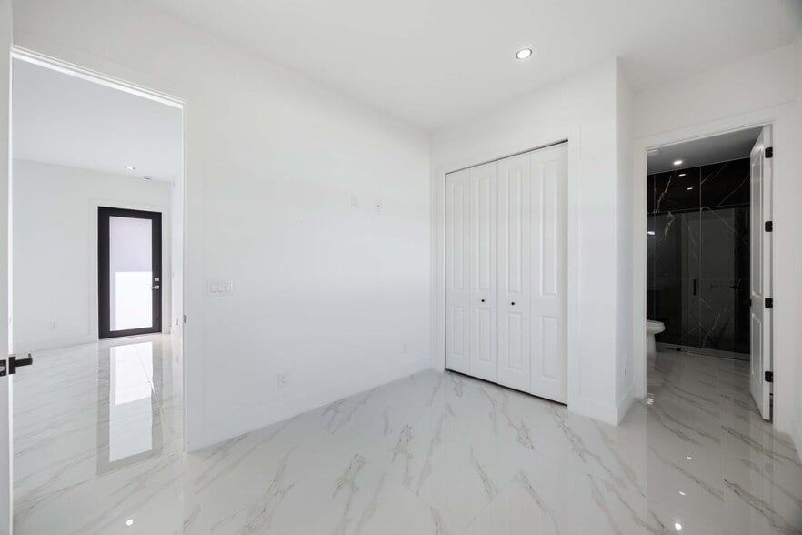 Building Photo - 2700 49th St SW