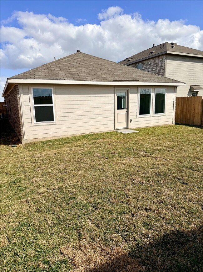 Building Photo - 6115 Sunburst Scarlet St