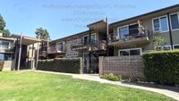 Building Photo - 1850 W Greenleaf Ave
