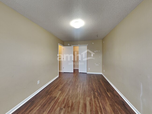 Building Photo - 536 Runnymede Ct