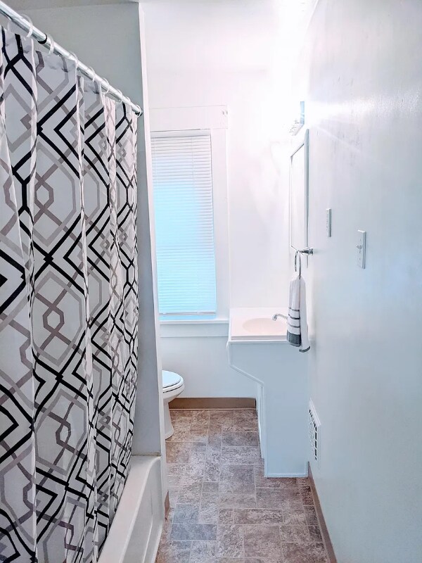 Building Photo - 506 15th St