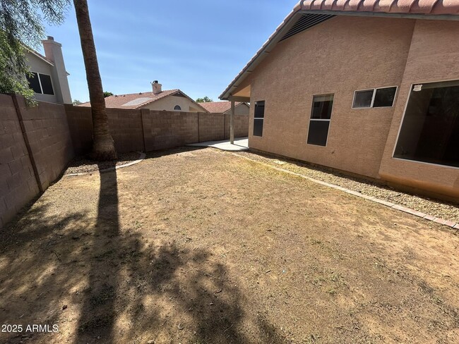 Building Photo - 7531 W Taro Ln