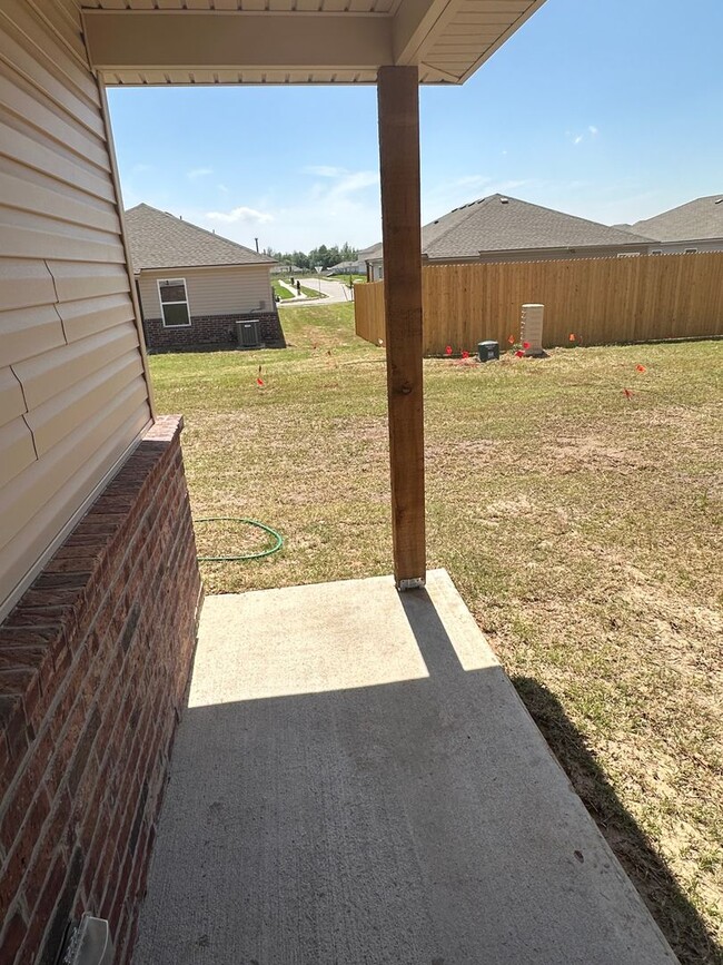 Building Photo - *Preleasing* NEW Three Bedroom | Two Bath ...