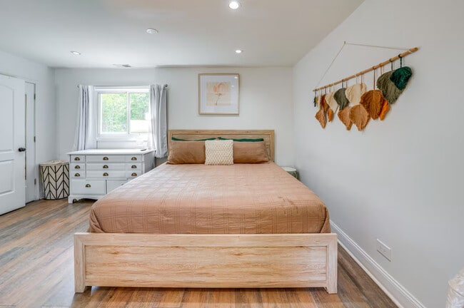 Building Photo - 1518 Riverside Ave