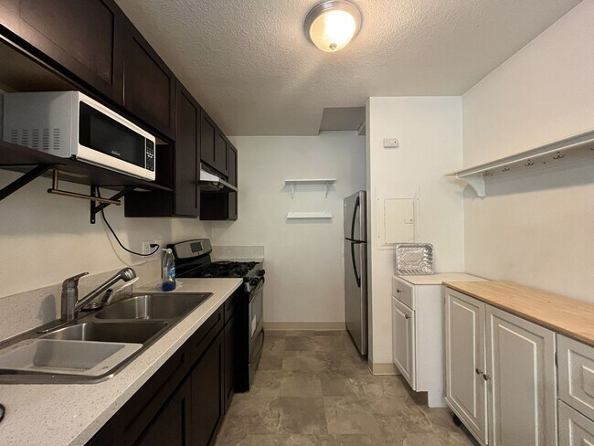 Building Photo - 15074 NW Central Dr
