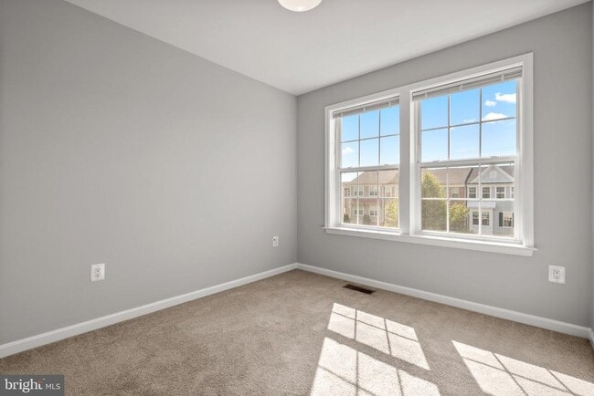 Building Photo - 25628 Pleasant Valley Rd