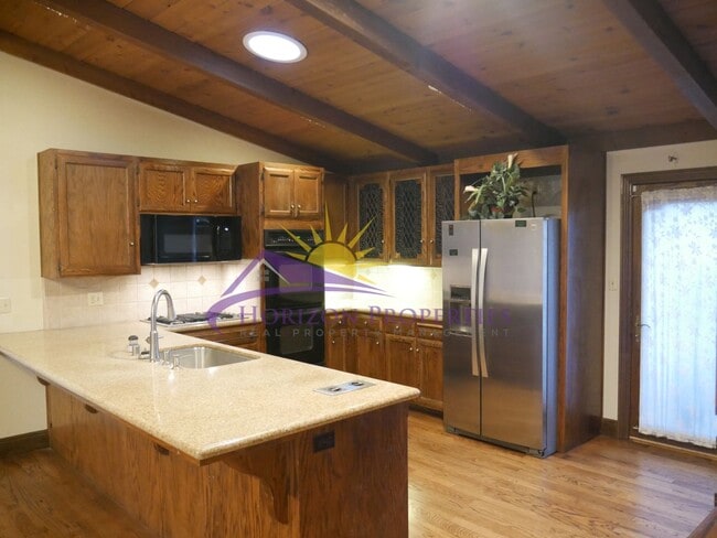 Building Photo - Spacious 4 Bed 4 Bath 2,954sqft Single Family Home in Carmichael