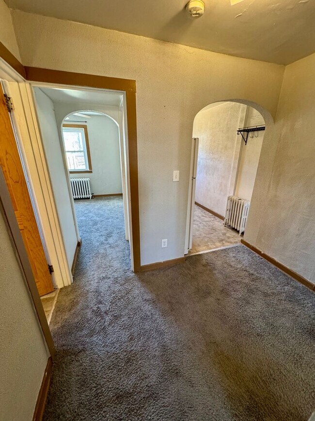 Building Photo - 732 Idlewood Ave