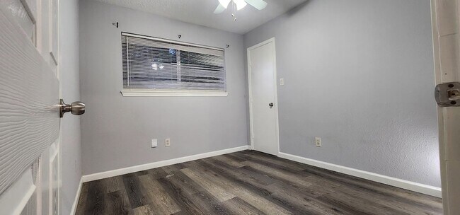 Building Photo - 23431 Dew Wood Ln