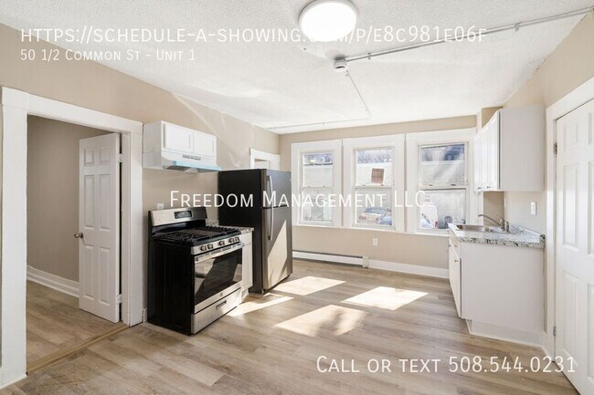 Building Photo - 50 1/2 Common St-Unit 1