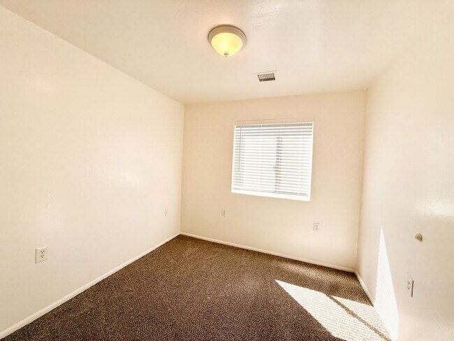 Building Photo - Charming Updated Home  Paulden