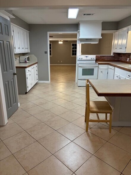 Building Photo - 14525 Chapperal Pipeline Rd