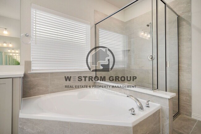 Building Photo - 912 Alberta Spruce Rd