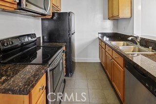 Building Photo - 10982 Roebling Ave