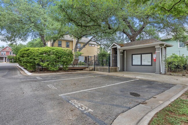 Building Photo - 6704 Menchaca Rd