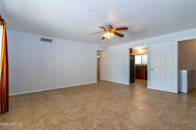 Building Photo - 26960 N 61st St