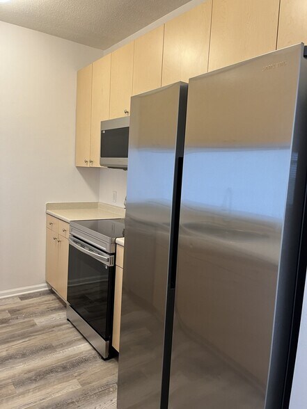 Building Photo - 2323 E Porter Ave