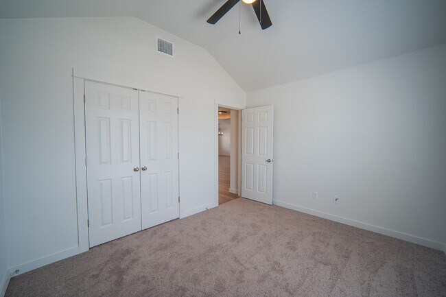 Building Photo - 1414 Sideoats Ln