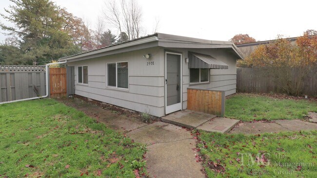 Building Photo - 2908.5 NE Stapleton Rd